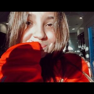 Meet your Posher, Ava